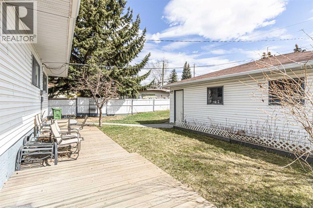 5636 37 Street SW — photo 32