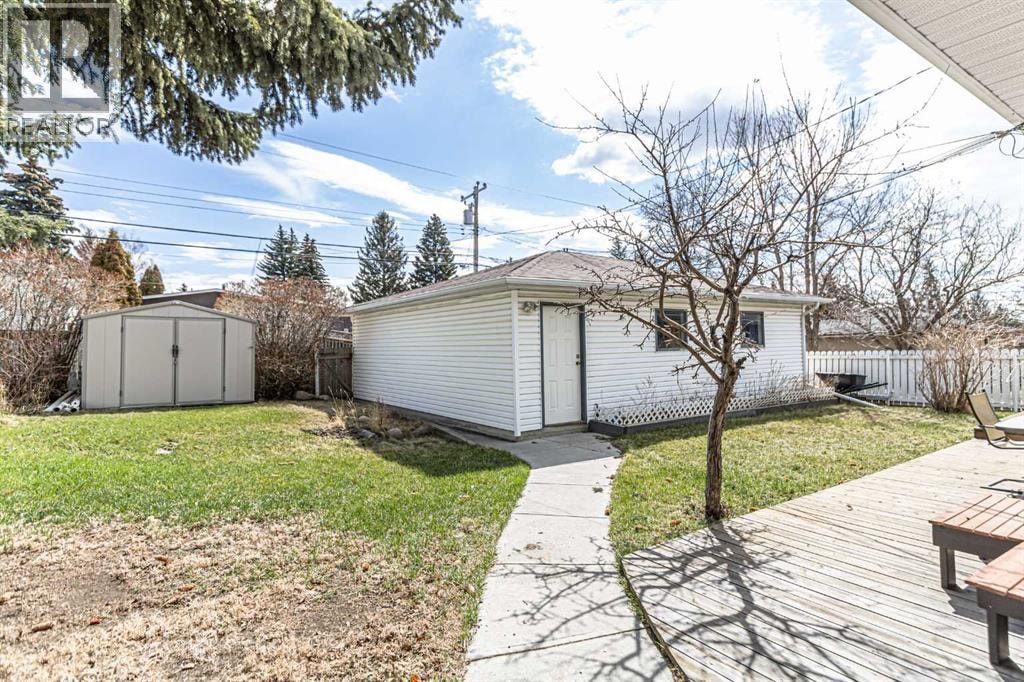 5636 37 Street SW — photo 33