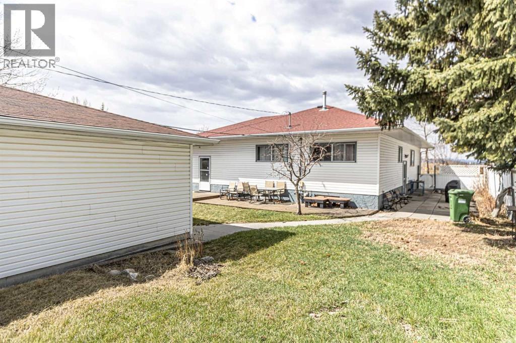 5636 37 Street SW — photo 34