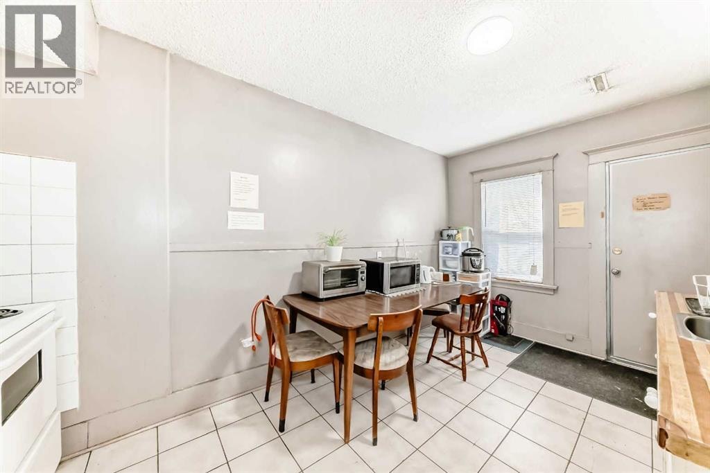 1227 13 Avenue SW — photo 9