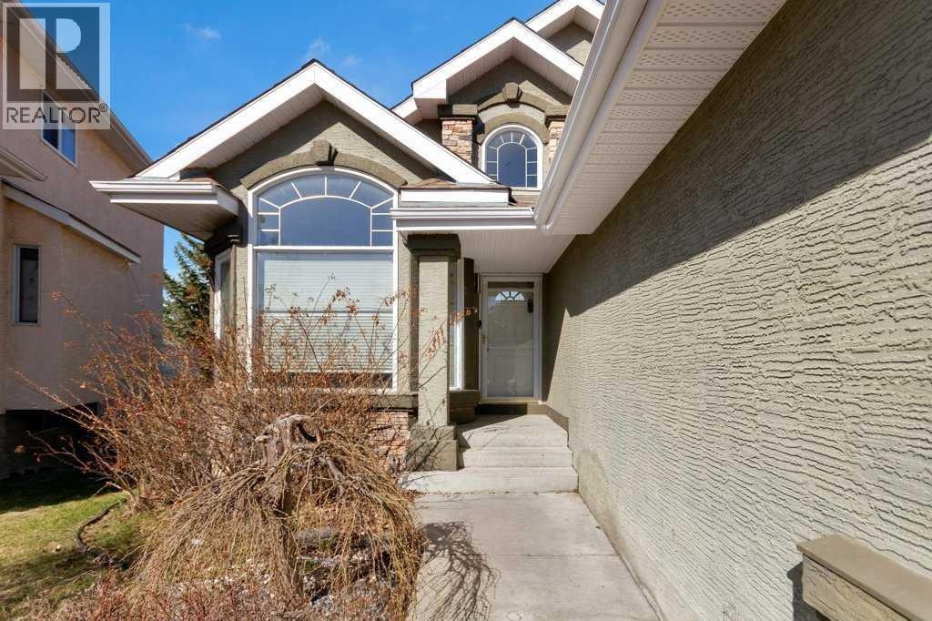 63 Mt Assiniboine Circle SE — photo 2