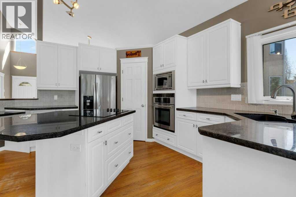 63 Mt Assiniboine Circle SE — photo 8
