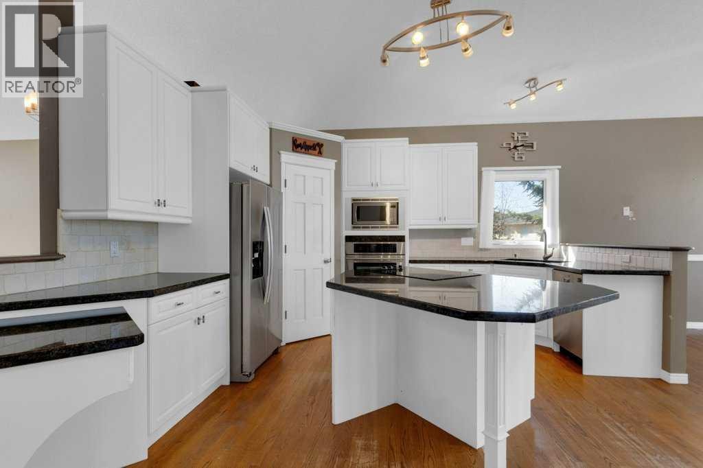 63 Mt Assiniboine Circle SE — photo 9