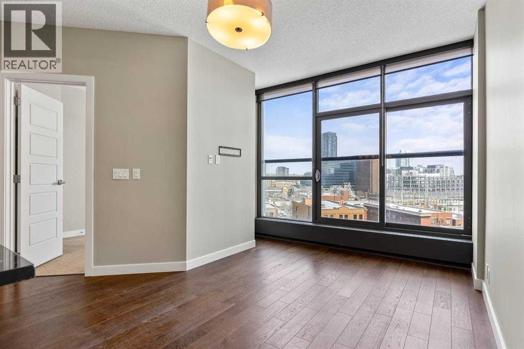 804, 225 11 Avenue SE — photo 4
