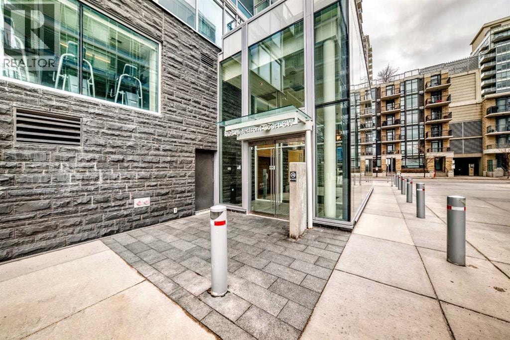 104, 108 Waterfront Court SW — photo 3