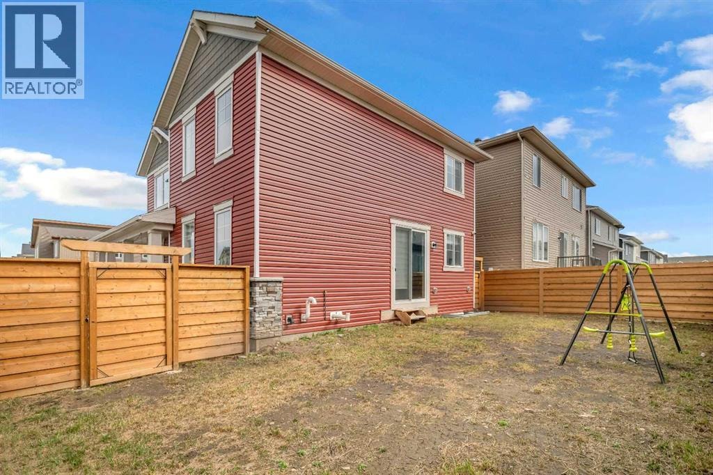 271 Carringham Road NW — photo 33