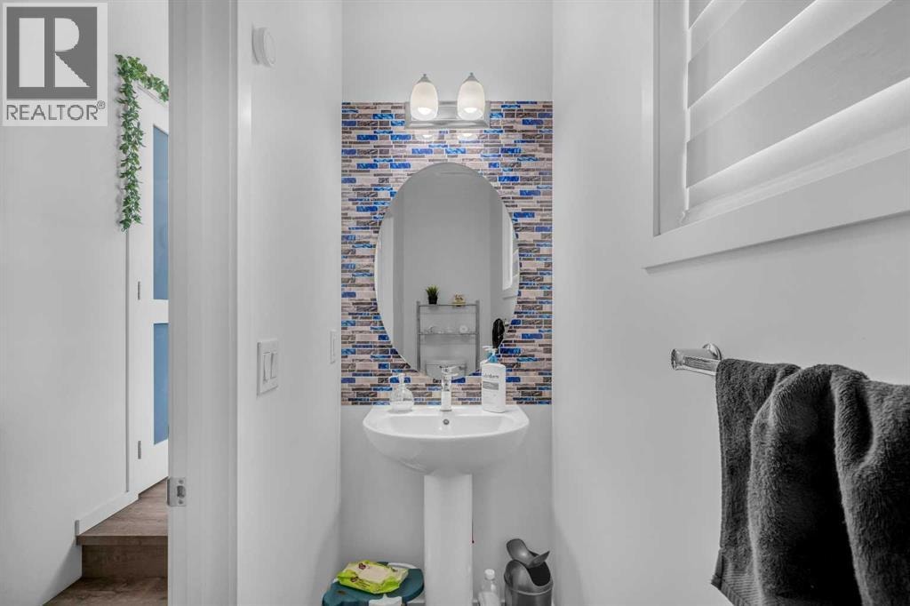 271 Carringham Road NW — photo 16