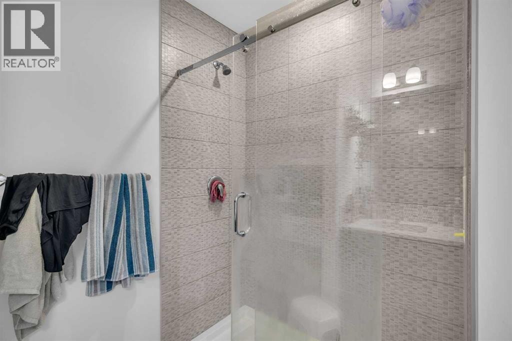 271 Carringham Road NW — photo 31