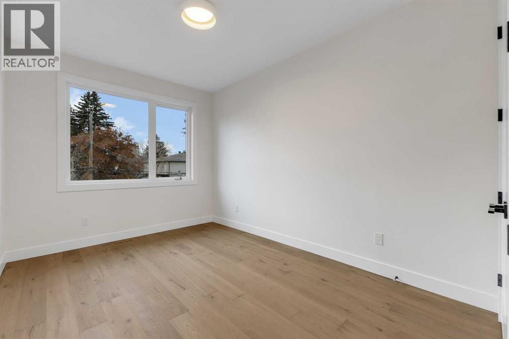 2430 36 Street SW — photo 31