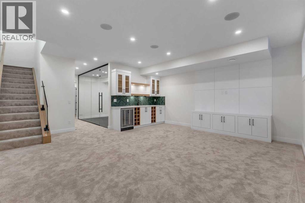 2430 36 Street SW — photo 36