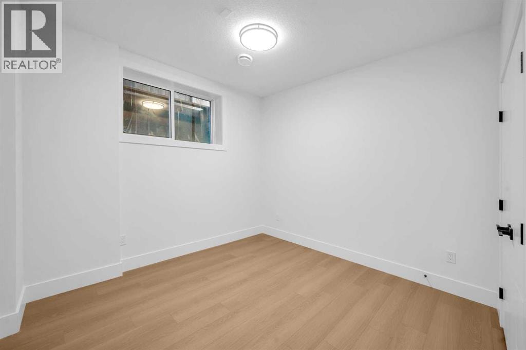 2430 36 Street SW — photo 49