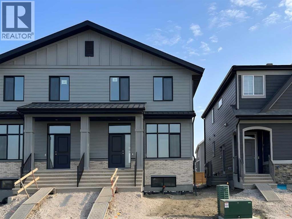 833 Marine Drive SE — photo 1