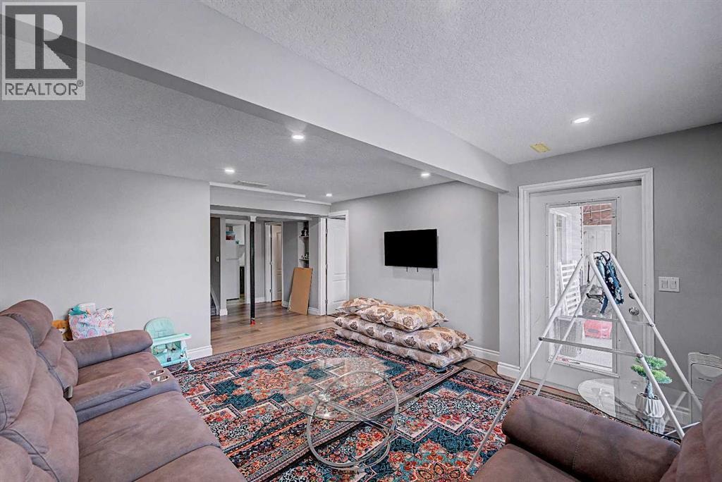 644 Luxstone Landing SW — photo 30