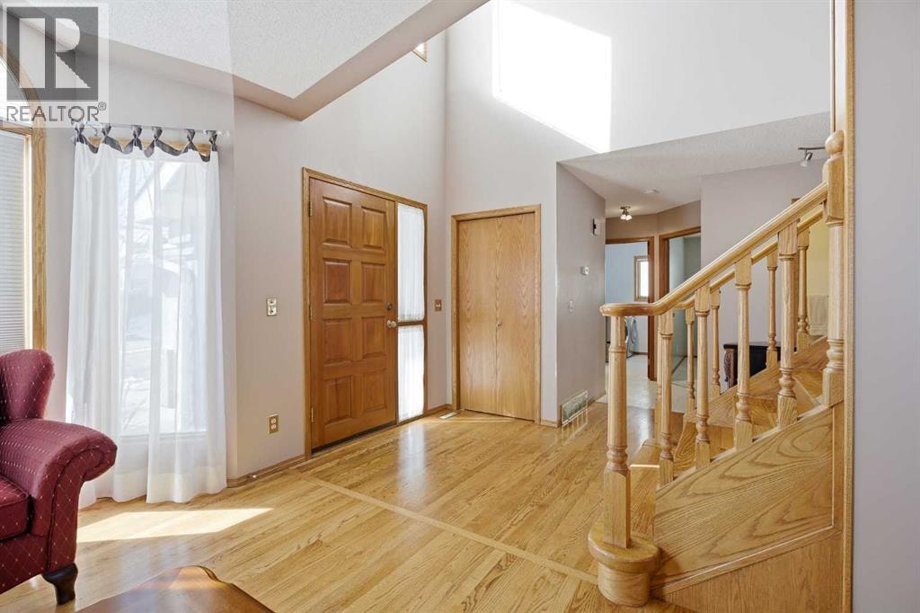 146 Hawkdale Circle NW — photo 3