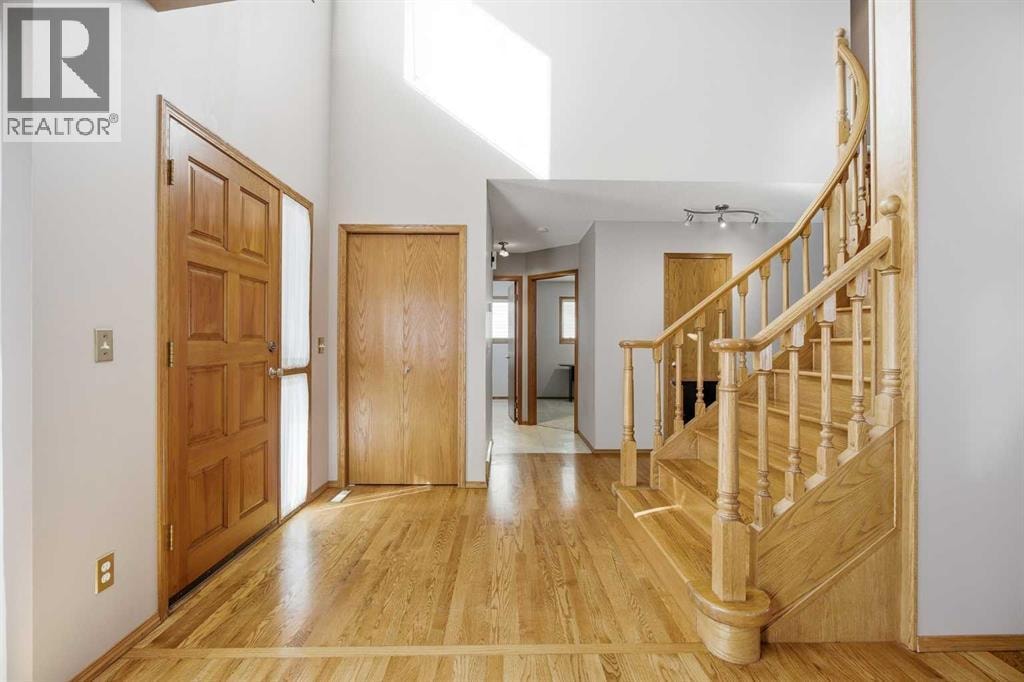146 Hawkdale Circle NW — photo 4