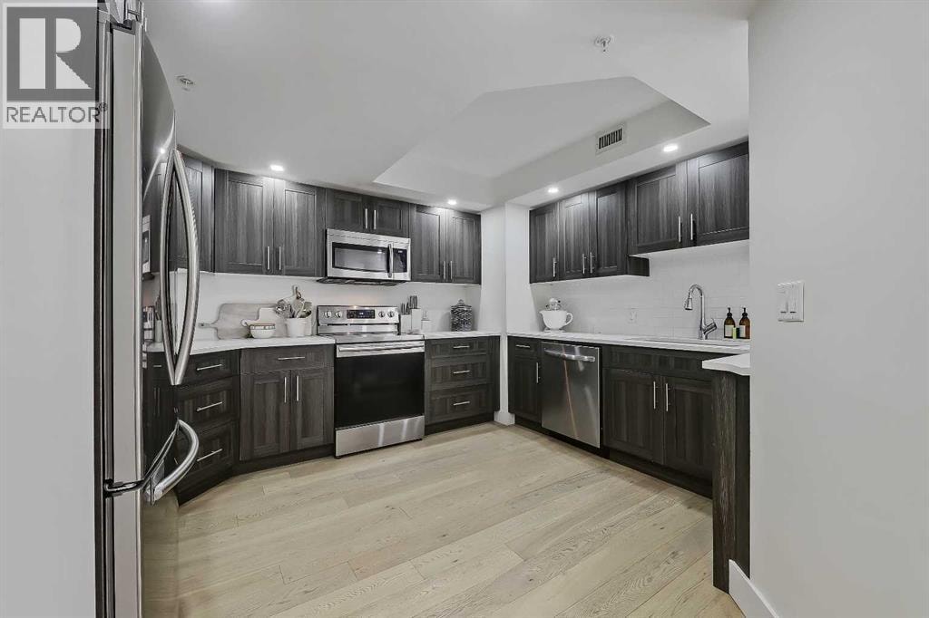902, 200 La Caille Place SW — photo 3