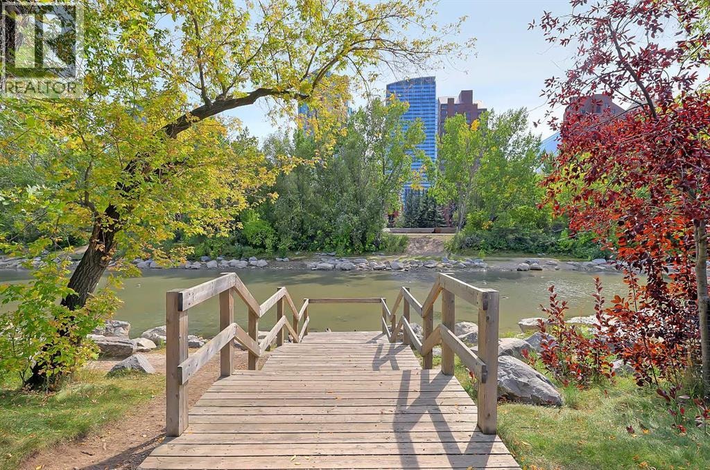 902, 200 La Caille Place SW — photo 31