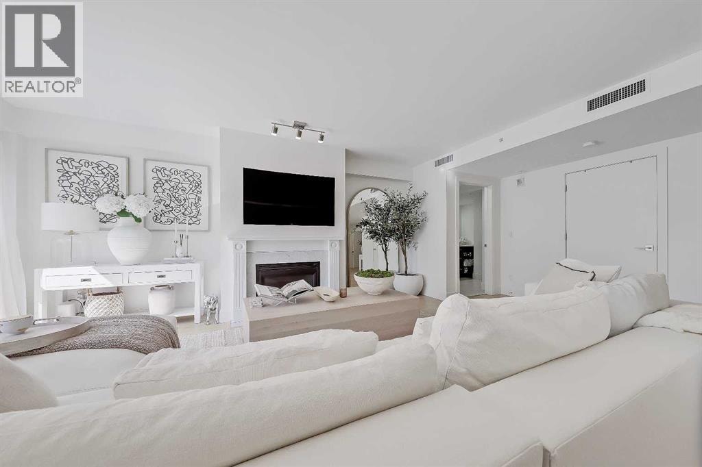902, 200 La Caille Place SW — photo 10