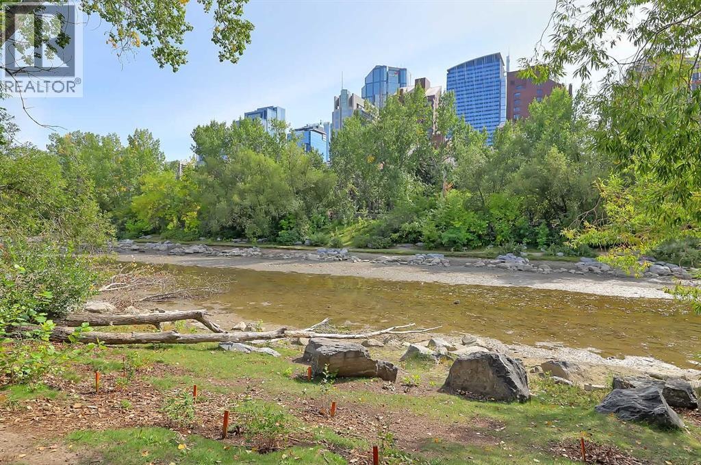 902, 200 La Caille Place SW — photo 29