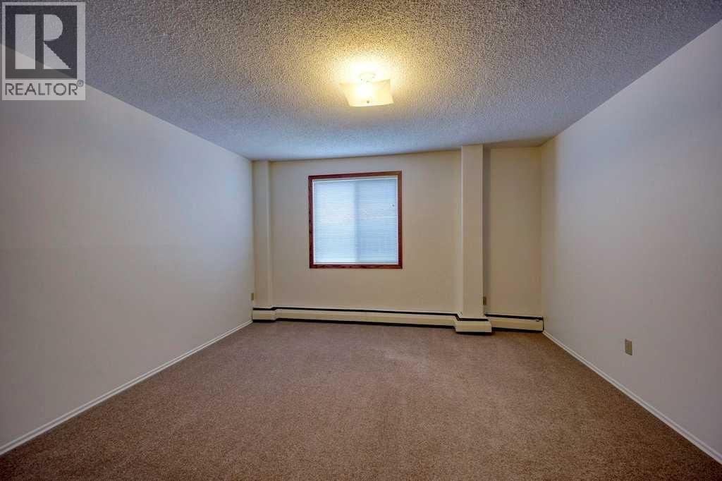 4323 75 Street NW — photo 16