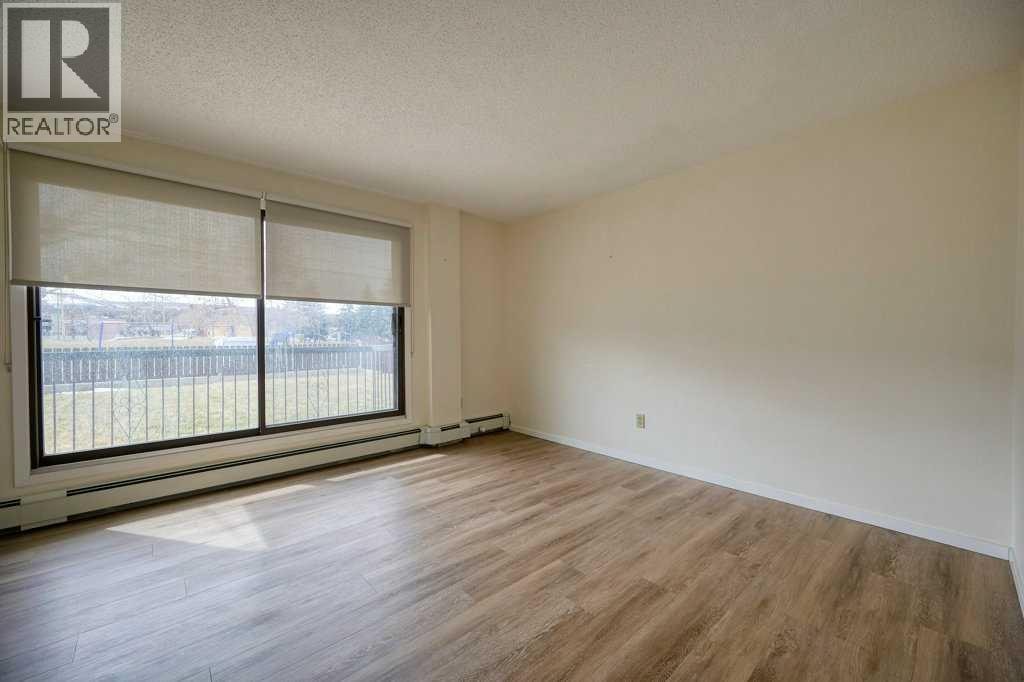 4323 75 Street NW — photo 8