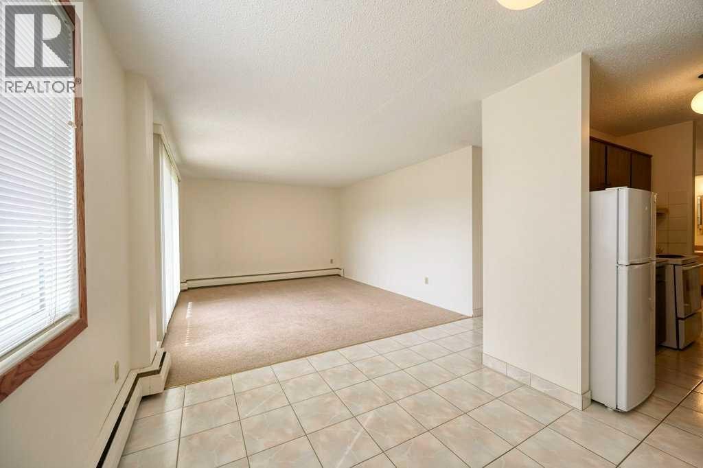 4323 75 Street NW — photo 10