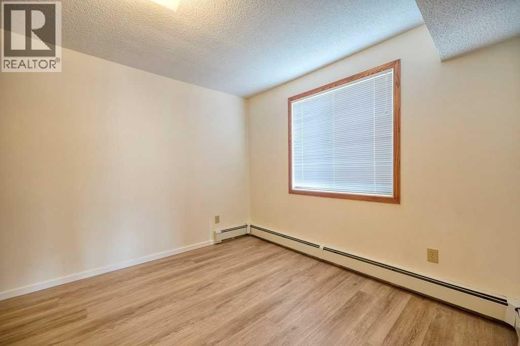 4323 75 Street NW — photo 14