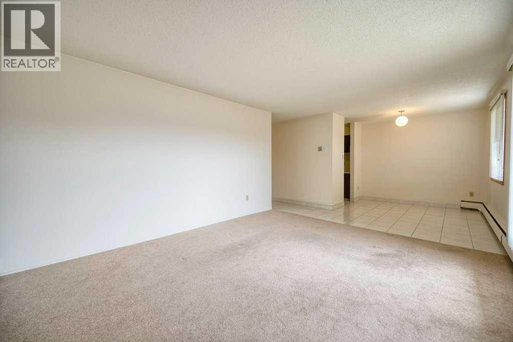 4323 75 Street NW — photo 31