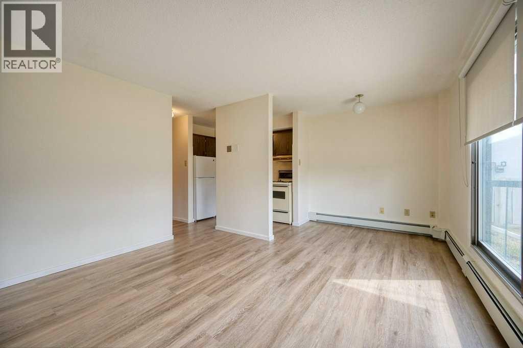 4323 75 Street NW — photo 7
