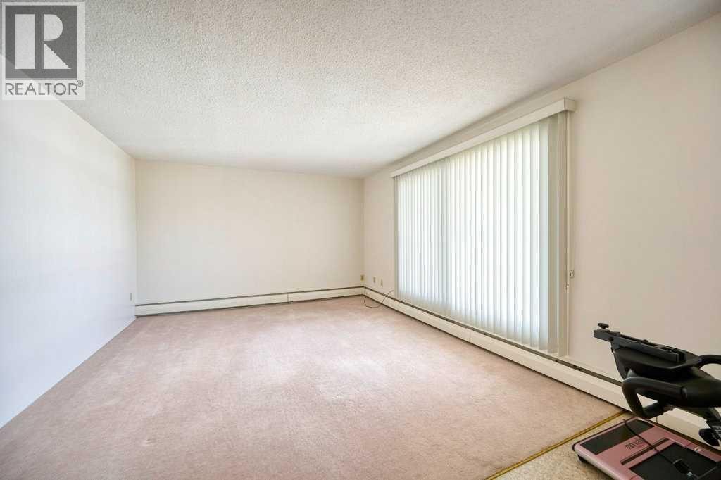 4323 75 Street NW — photo 36