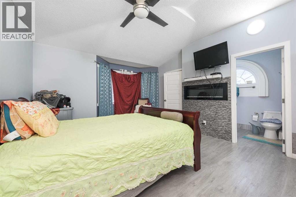 3810 Catalina Boulevard NE — photo 13