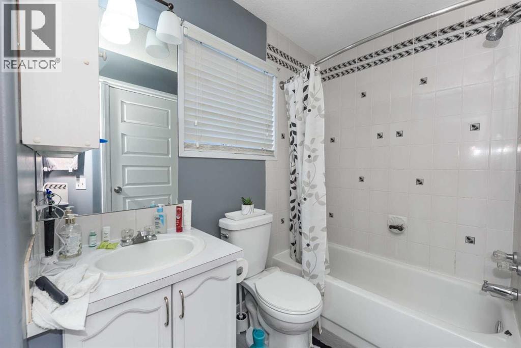 3810 Catalina Boulevard NE — photo 17