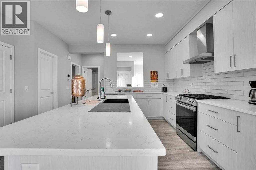 210 Lucas Close NW — photo 14