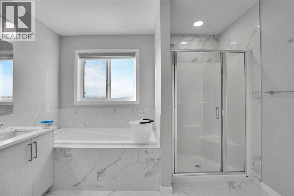210 Lucas Close NW — photo 30