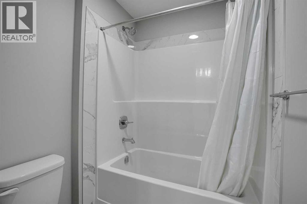 210 Lucas Close NW — photo 26