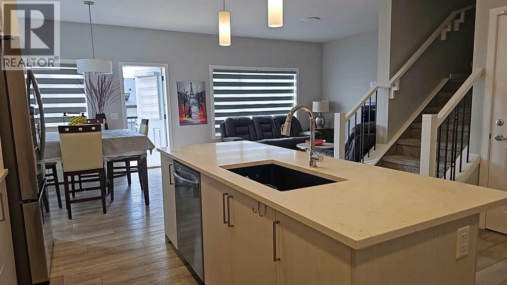 210 Lucas Close NW — photo 19