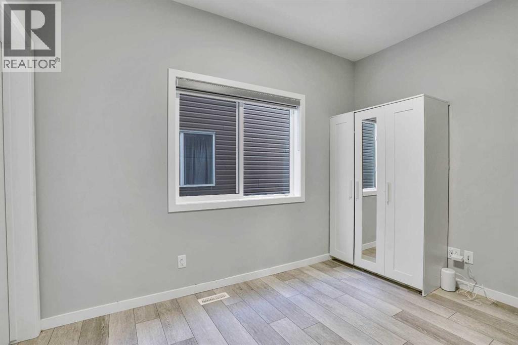 210 Lucas Close NW — photo 32