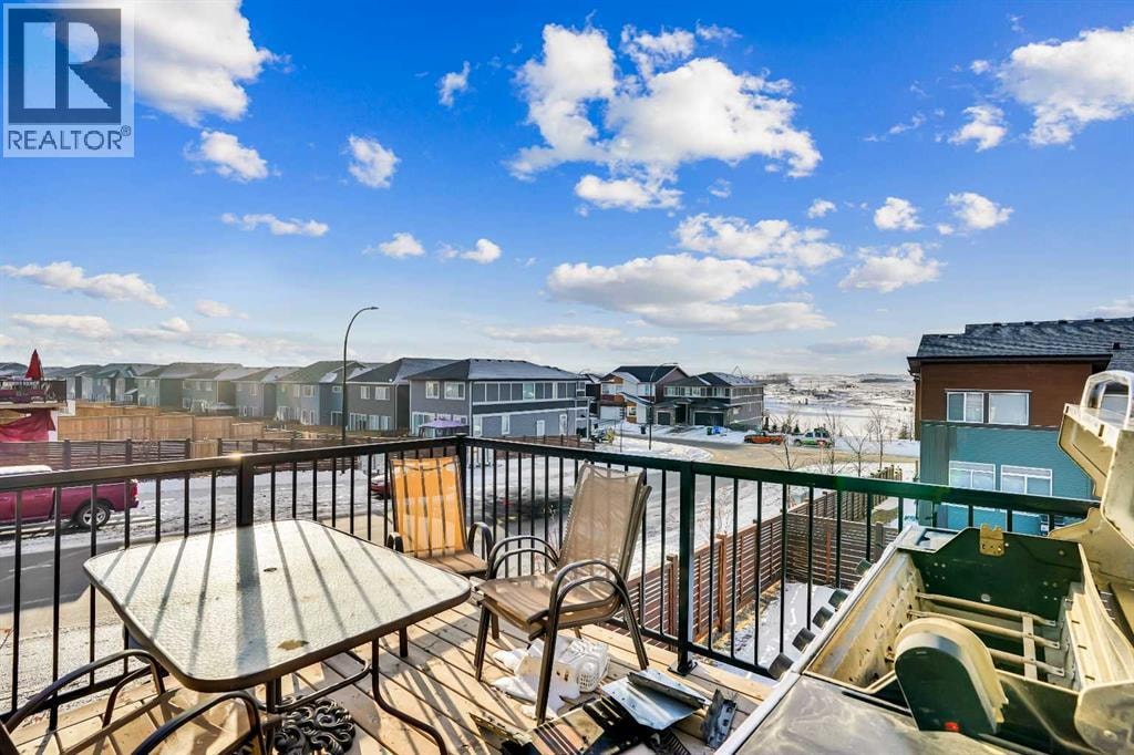 210 Lucas Close NW — photo 7