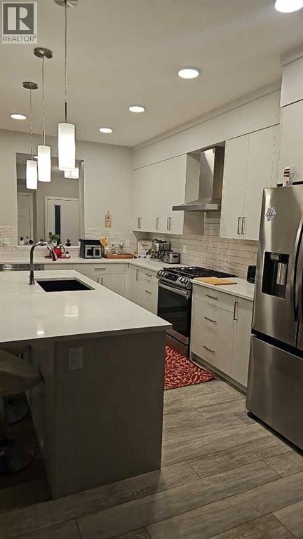 210 Lucas Close NW — photo 41