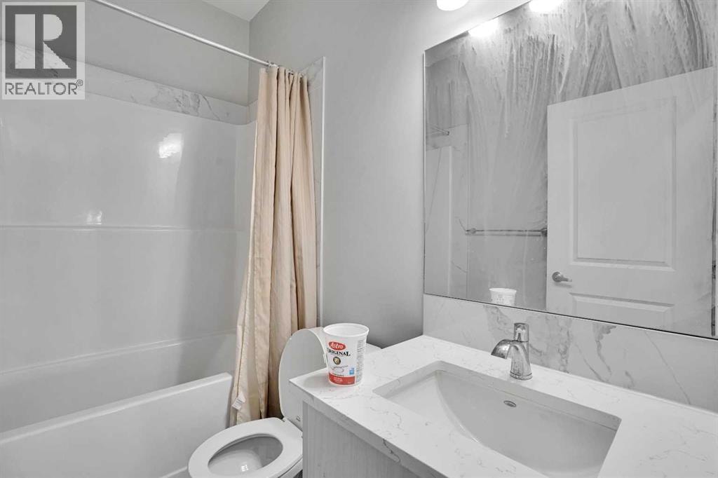 210 Lucas Close NW — photo 34