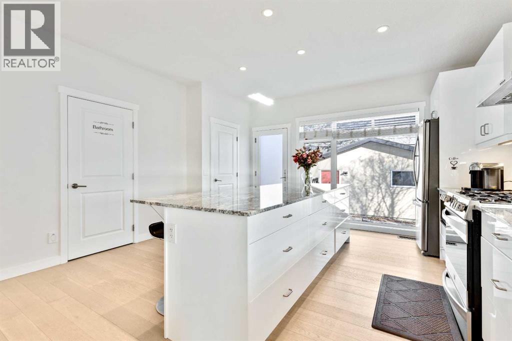 2728 Cochrane Road NW — photo 12