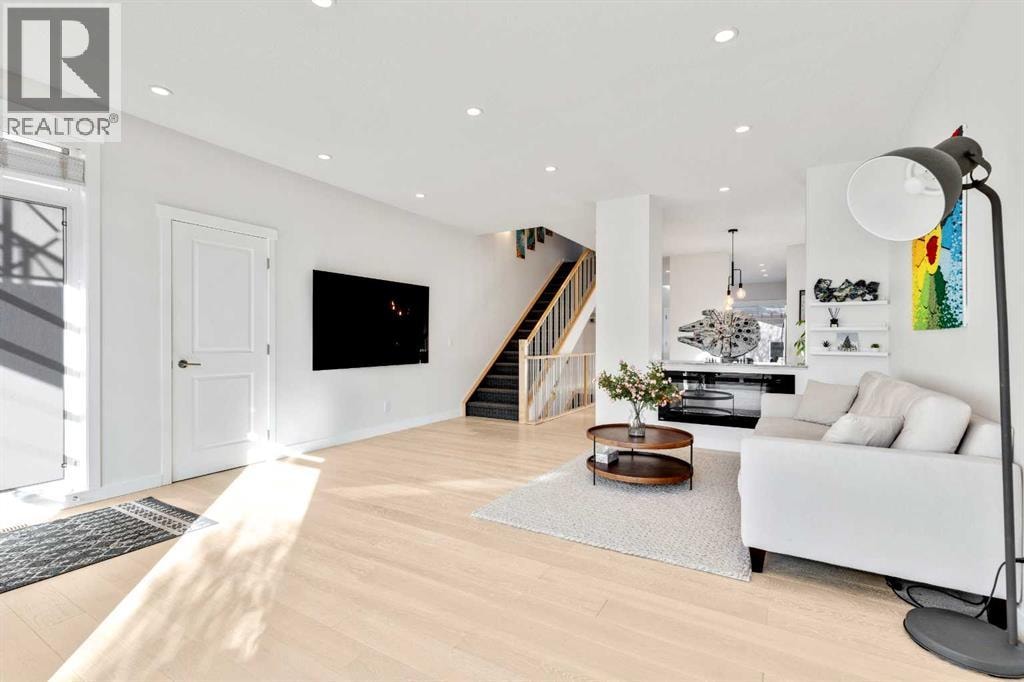 2728 Cochrane Road NW — photo 5