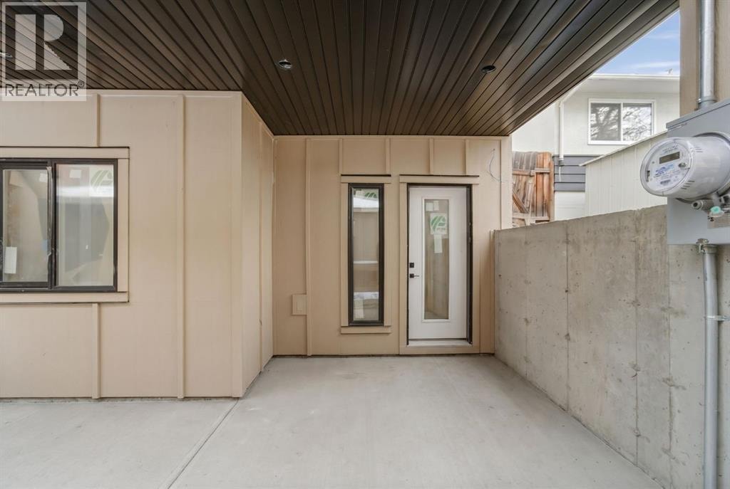 121 42 Avenue NE — photo 7