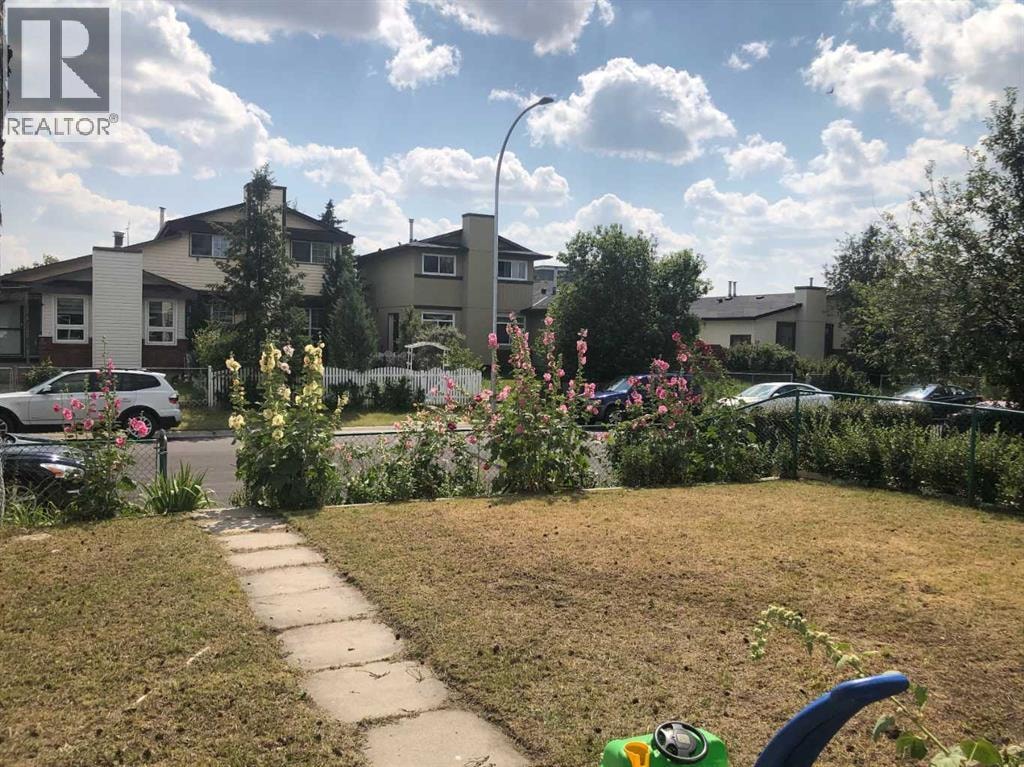 22 Whitman Close NE — photo 4