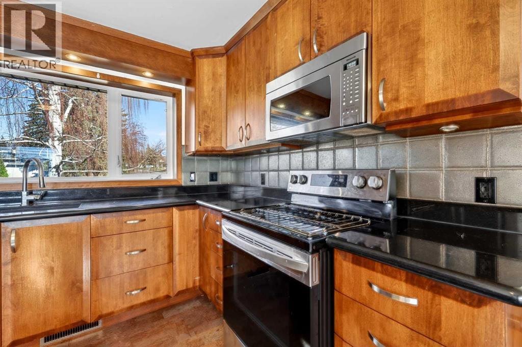 16 Heston Street NW — photo 10