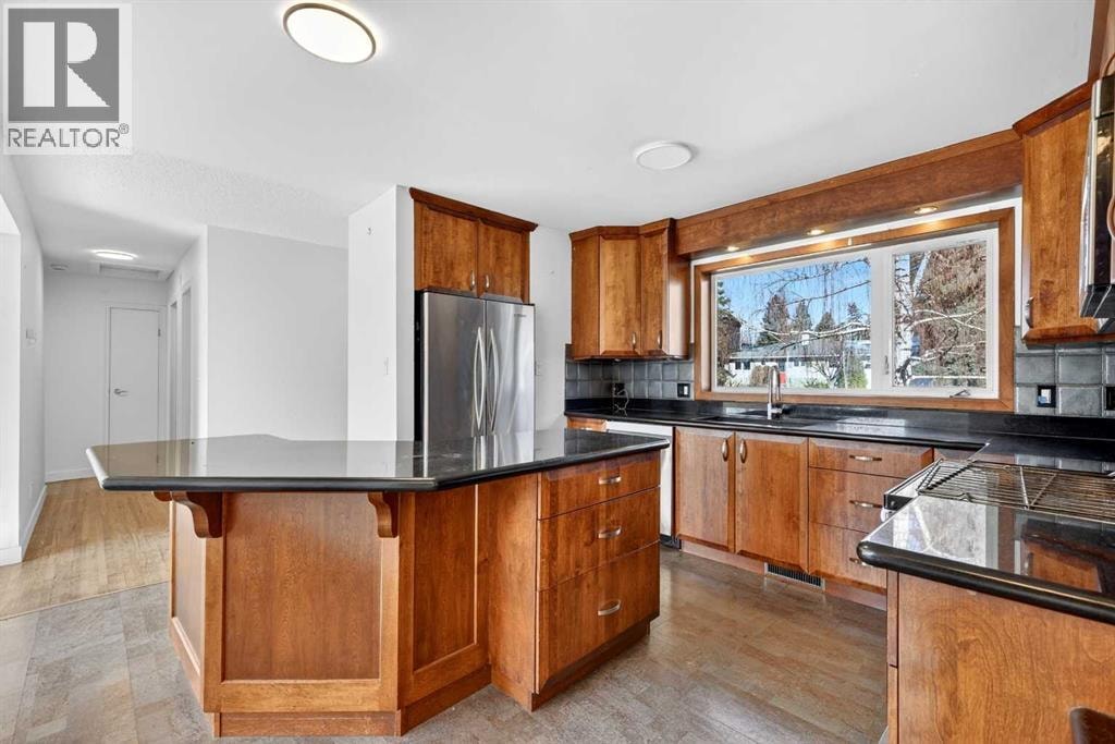 16 Heston Street NW — photo 4