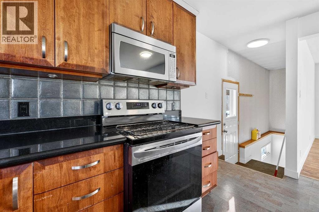 16 Heston Street NW — photo 8