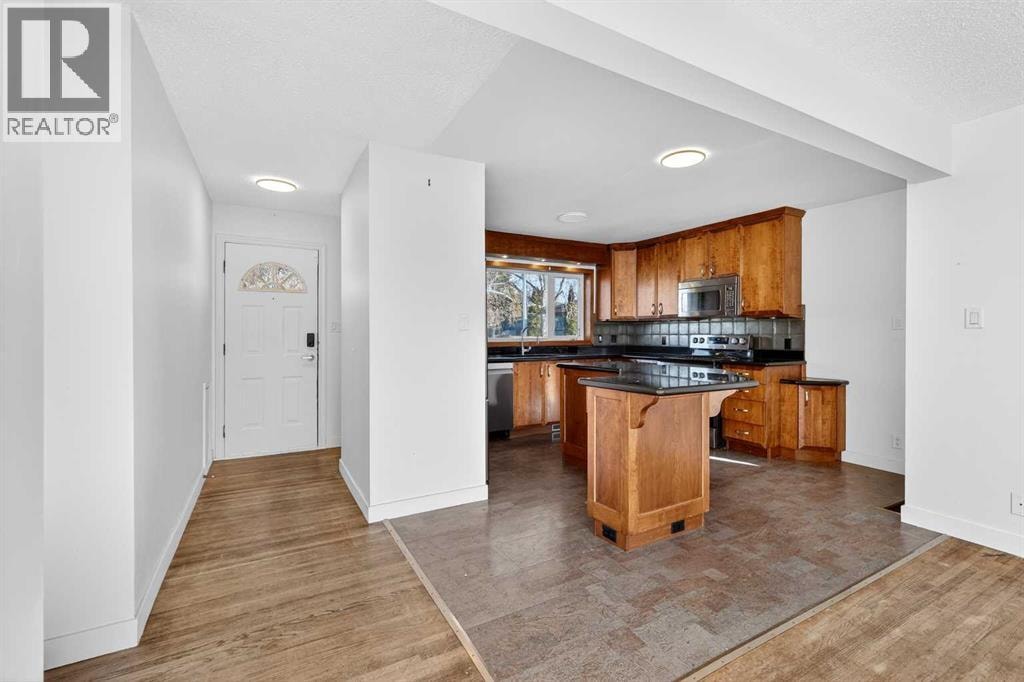 16 Heston Street NW — photo 2