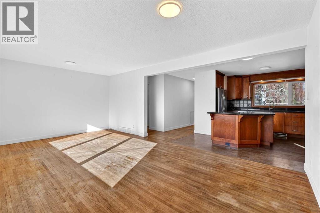 16 Heston Street NW — photo 12