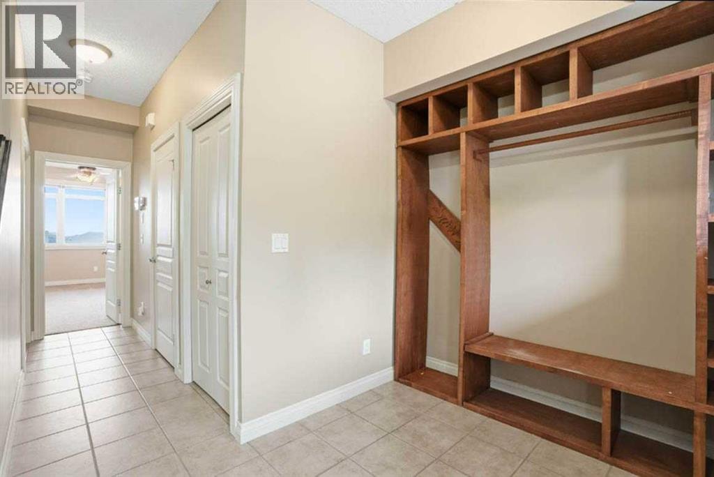 11, 148 Rockyledge View NW — photo 3